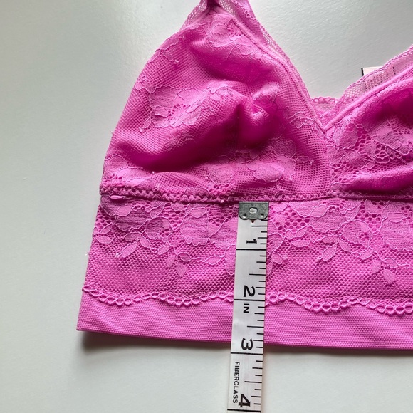 Victoria’s Secret lace sports bra lined and adjustable brand new - Picture 5 of 9